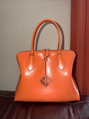 ‼️Tory Burch Orange Patent Leather Swing Satchel Handbag